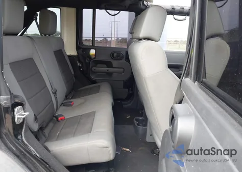 2008 Jeep Wrangler Unlimited X из США, поврежденный, VIN 1J4GA39198L646795